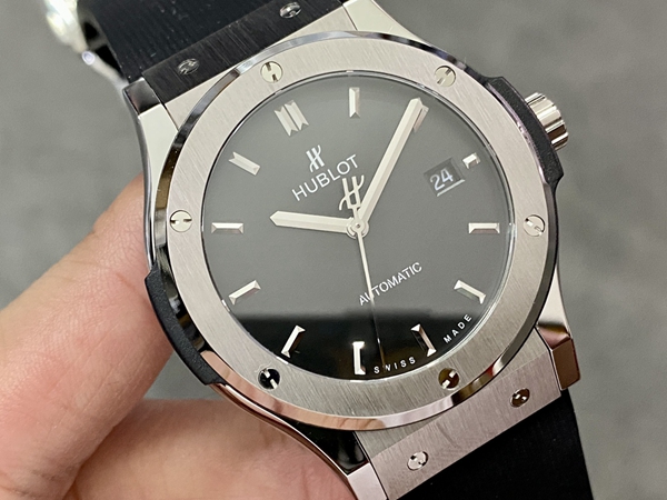 ウブロコピー時計正面デザイン